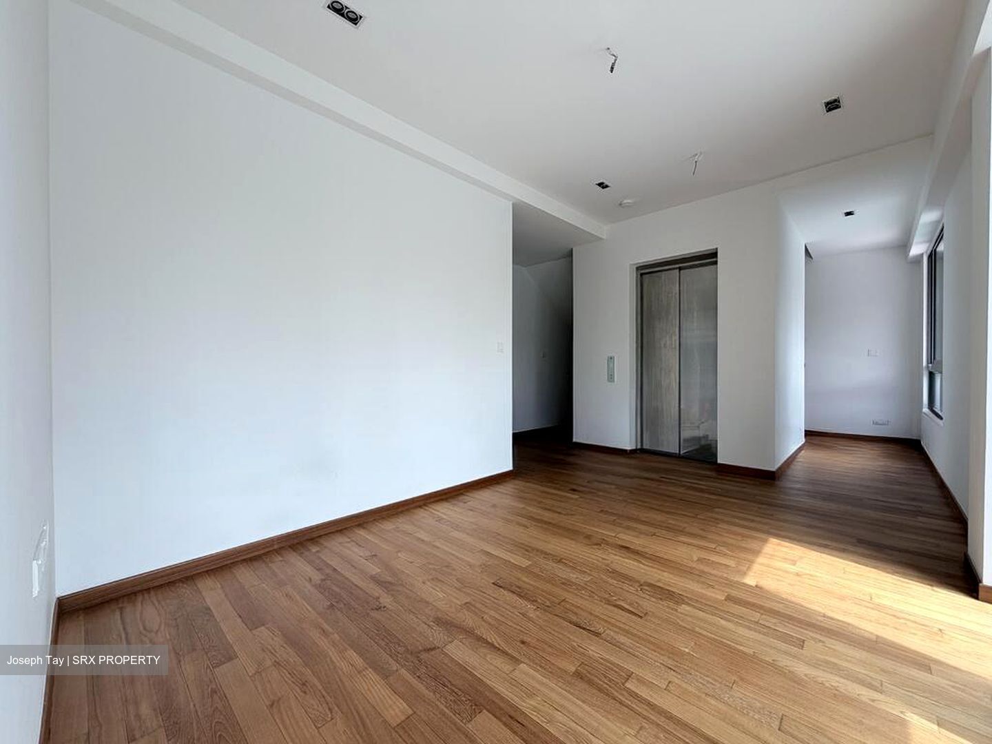 East Coast Avenue (D15), Terrace #519952501